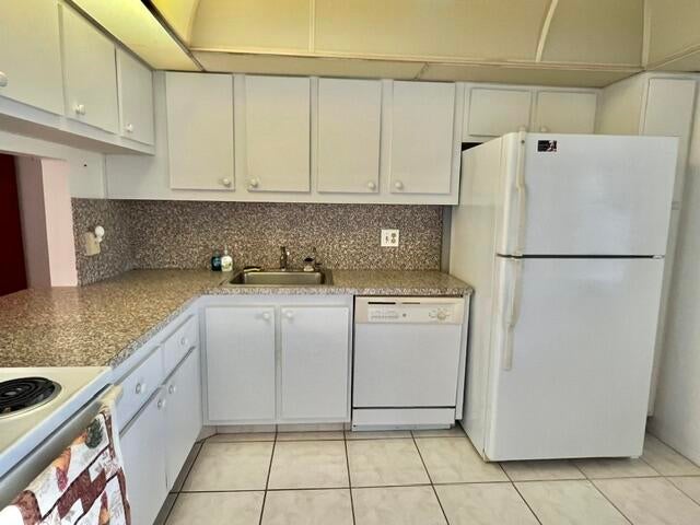 120 Lake Meryl Drive 220