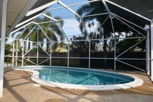 LAKE FLORESTA - Residential