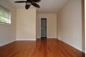 LAKE FLORESTA - Residential