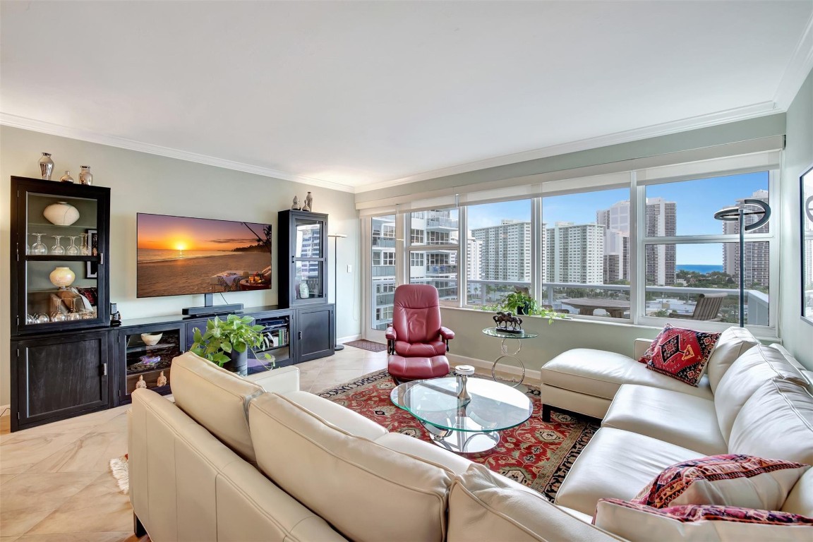 Coral Ridge Towers East - Residential