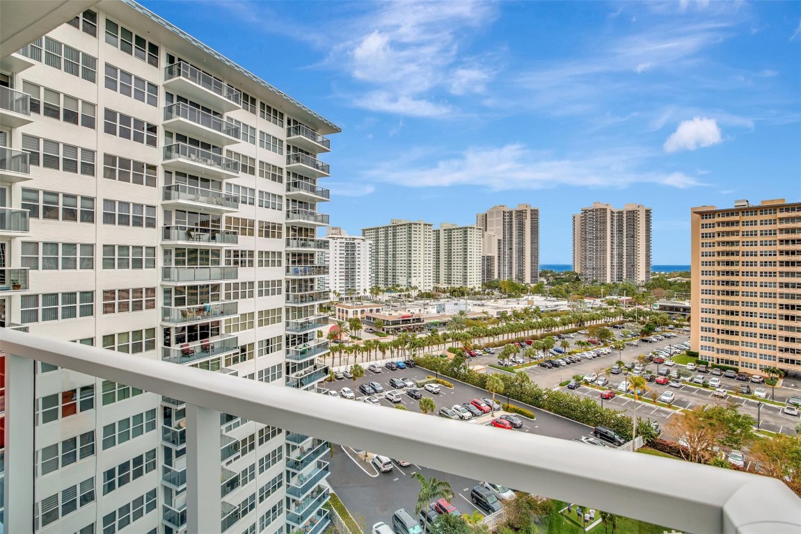 Coral Ridge Towers East - Residential