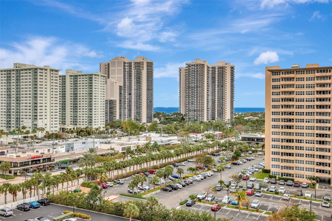 Coral Ridge Towers East - Residential