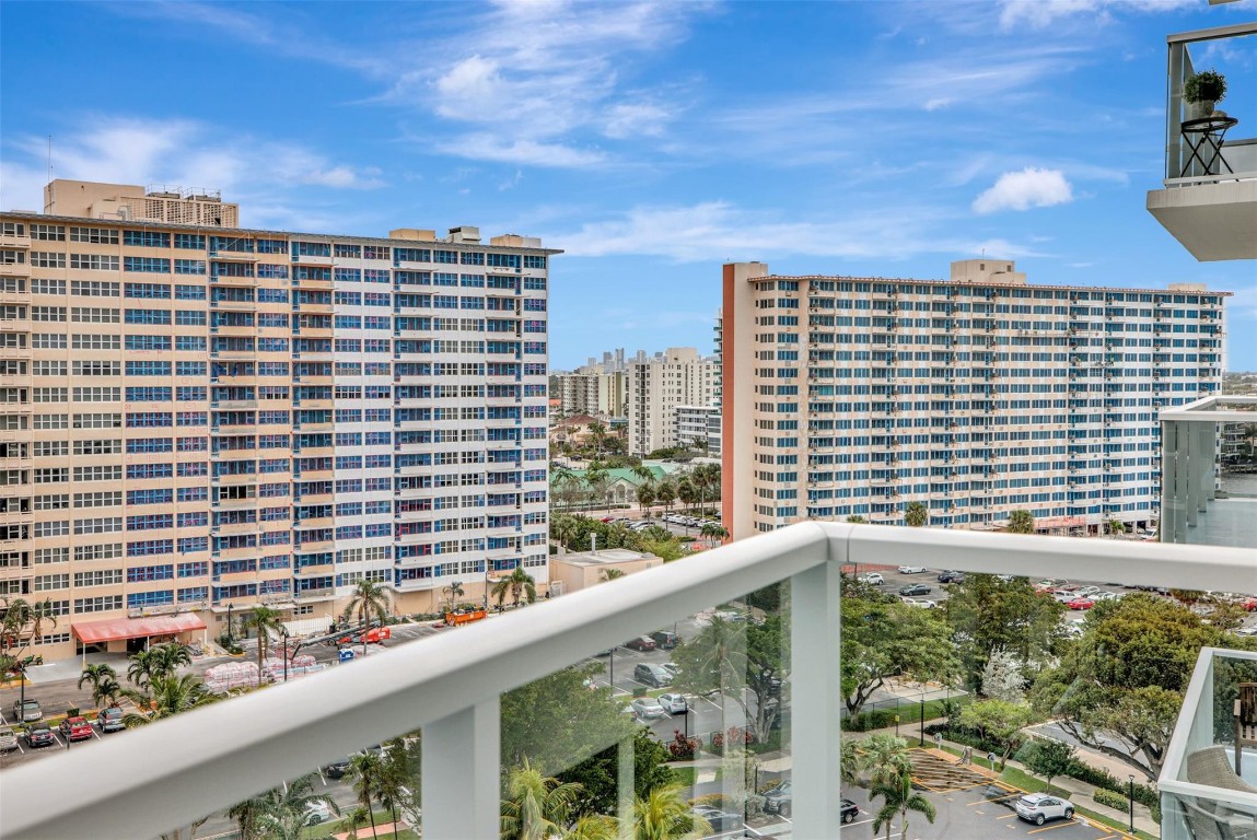 Coral Ridge Towers East - Residential