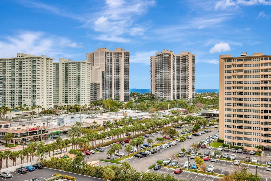 Coral Ridge Towers East - Residential
