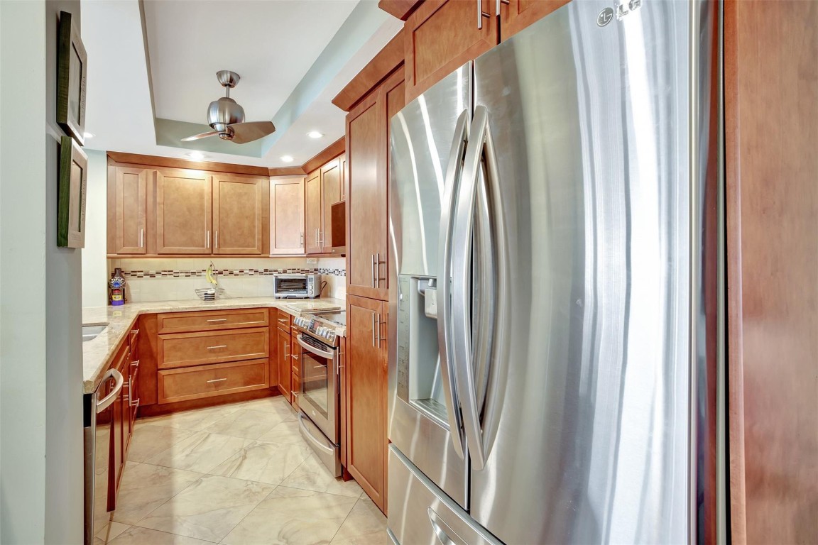 Coral Ridge Towers East - Residential