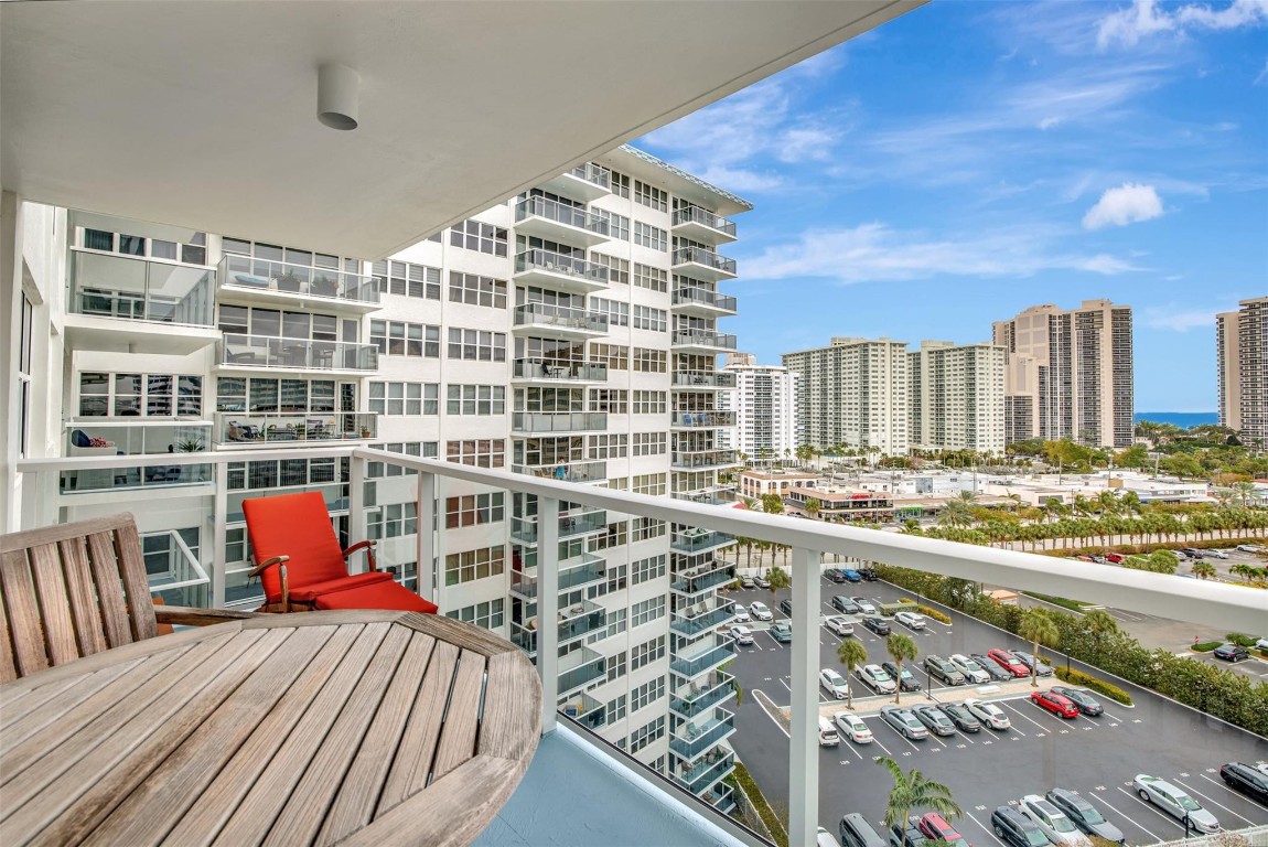 Coral Ridge Towers East - Residential