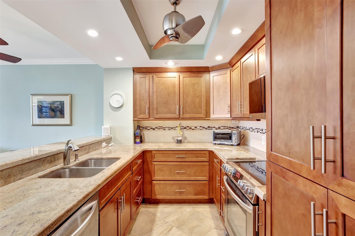 Coral Ridge Towers East - Residential