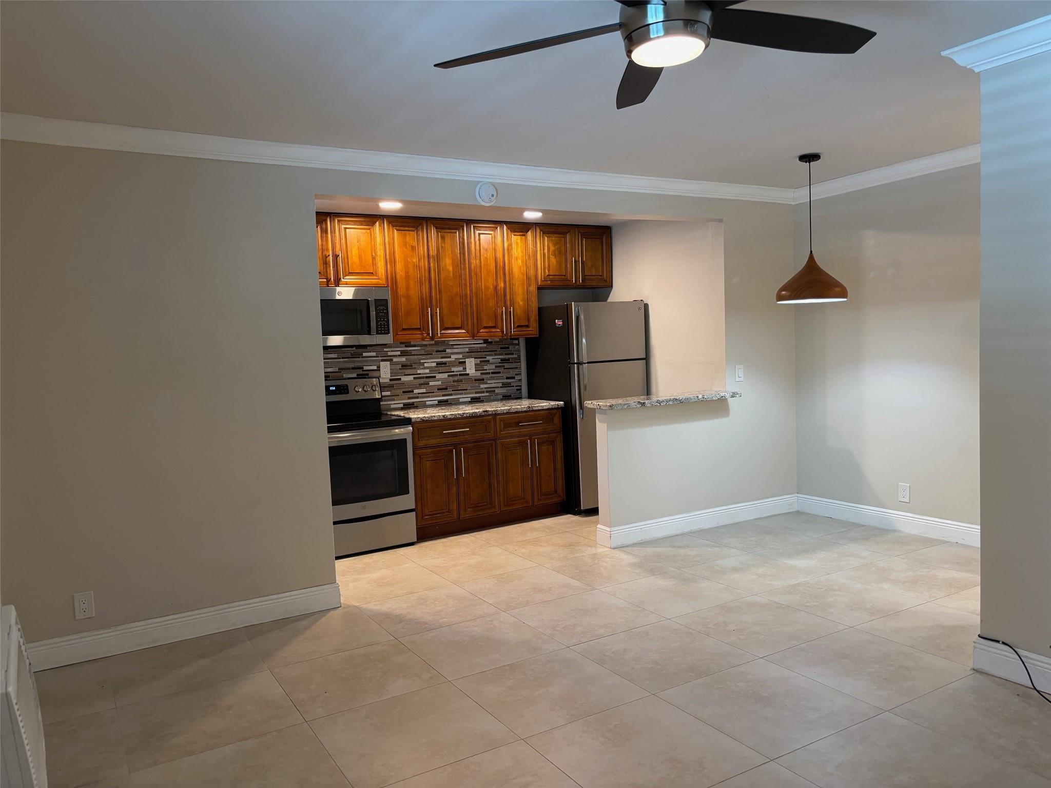 1021 NE 24th Ave 9