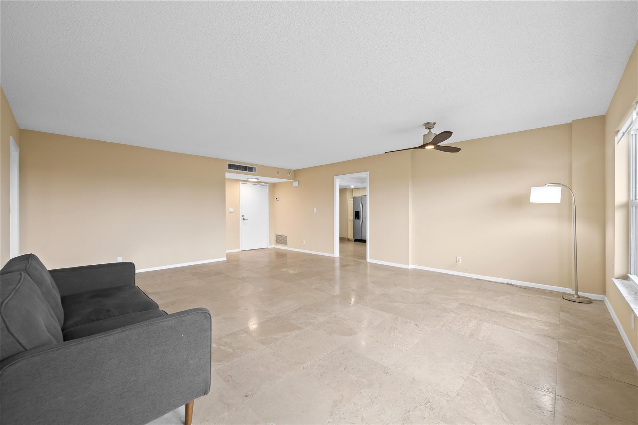 3900 GALT OCEAN Drive 309