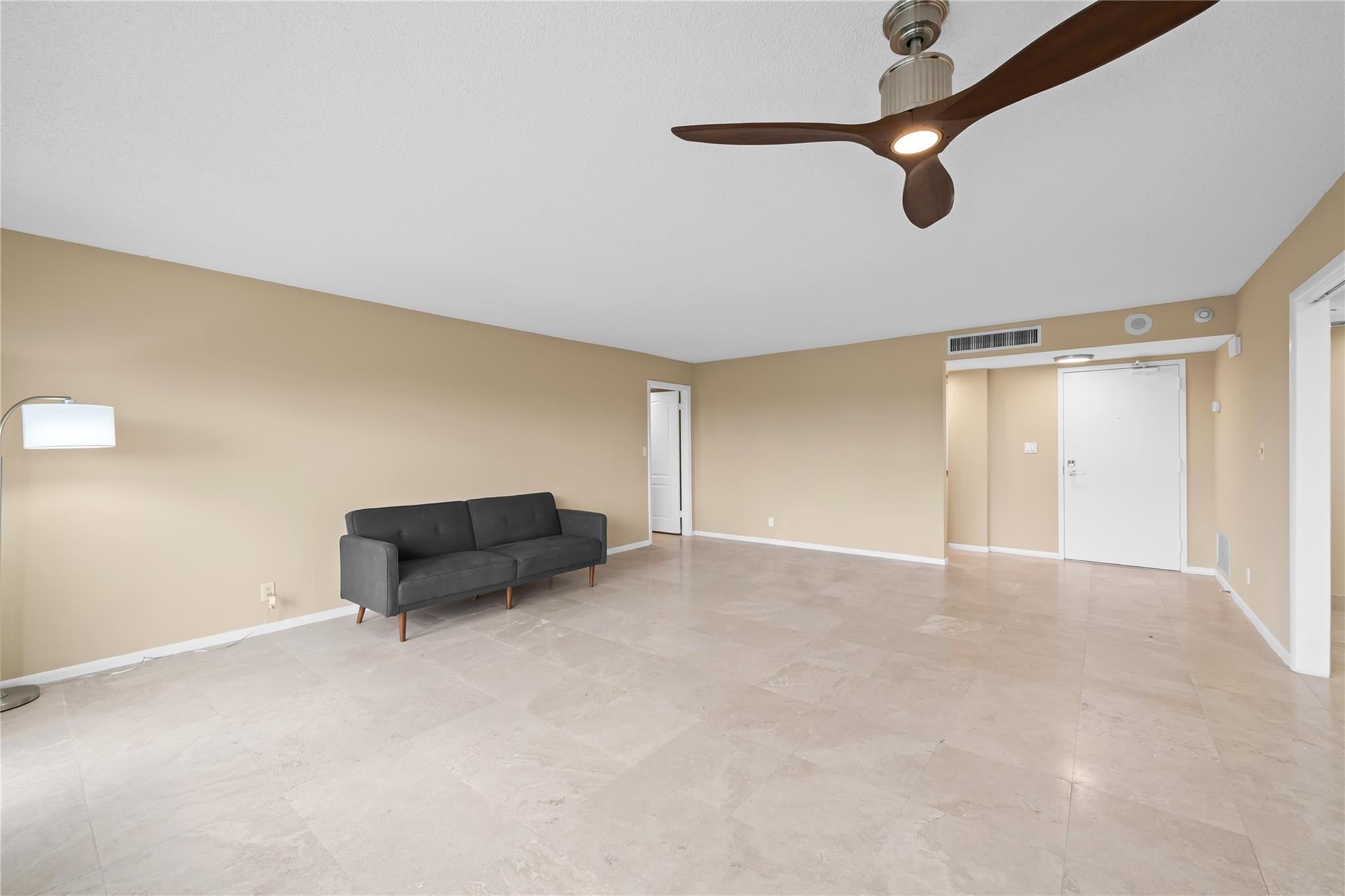 3900 GALT OCEAN Drive 309