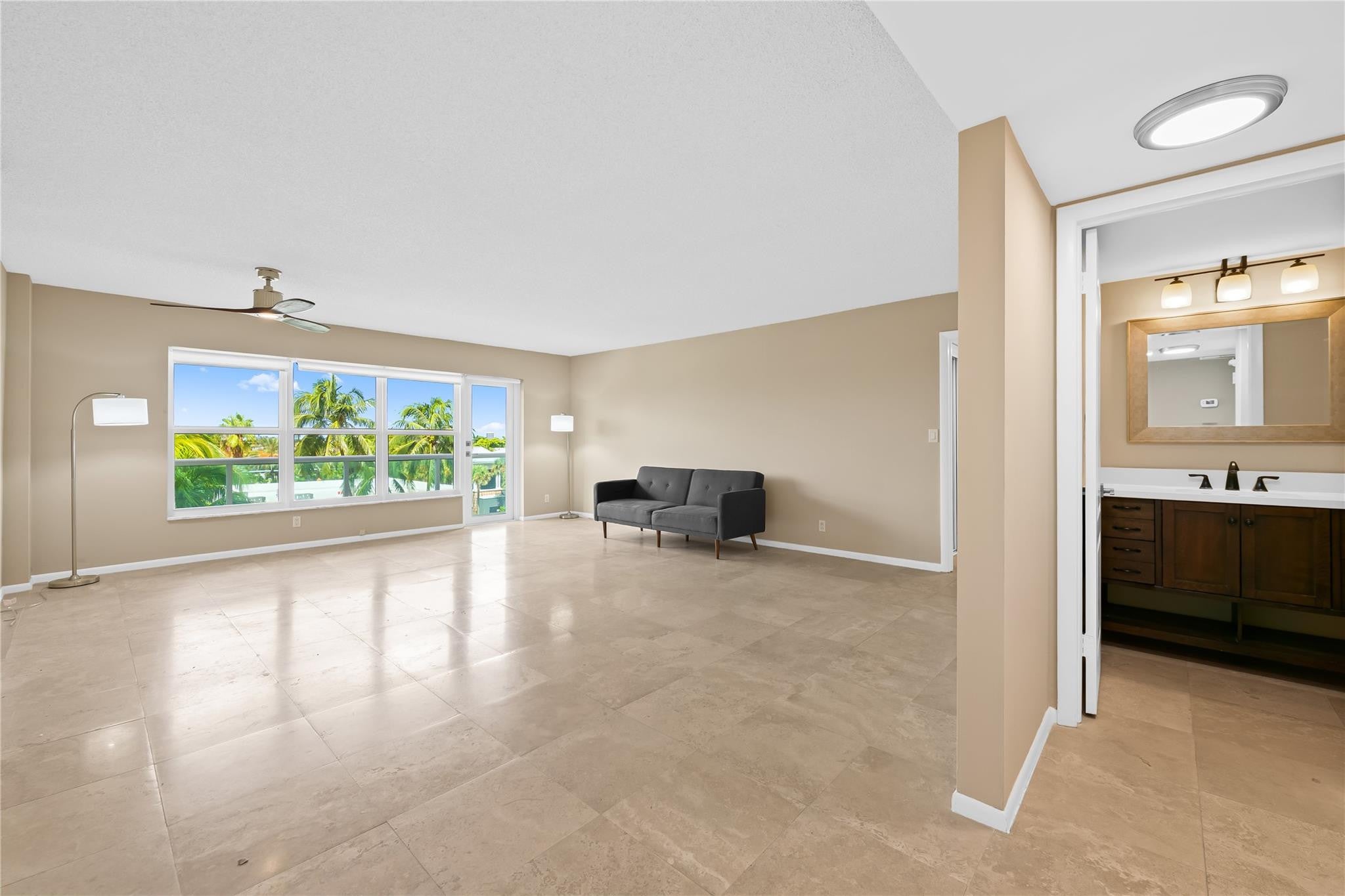 3900 GALT OCEAN Drive 309