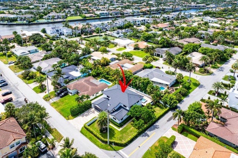 Tiny photo for 811 SE 31st Street, Boca Raton, FL 33432 (MLS # B26072022)