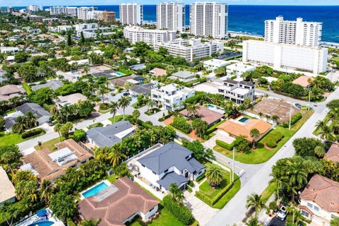 Tiny photo for 811 SE 31st Street, Boca Raton, FL 33432 (MLS # B26072022)