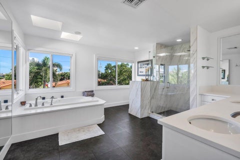 Tiny photo for 811 SE 31st Street, Boca Raton, FL 33432 (MLS # B26072022)