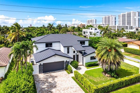 Tiny photo for 811 SE 31st Street, Boca Raton, FL 33432 (MLS # B26072022)