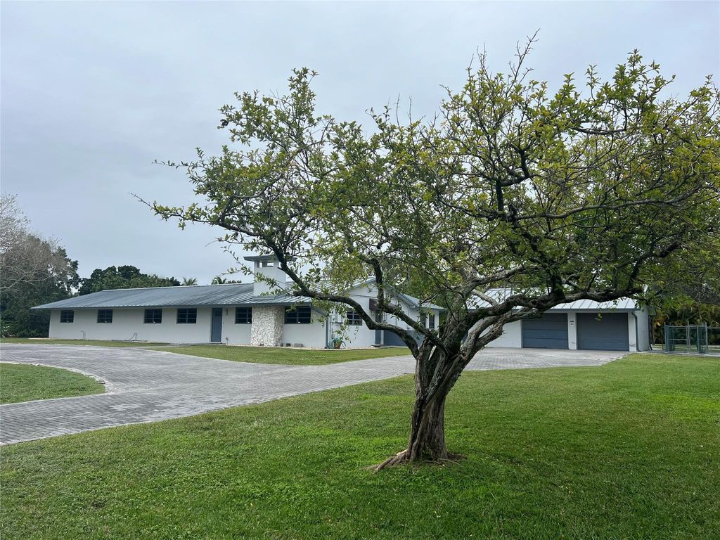 Photo of 17781 SW 52nd Court, Southwest Ranches, FL 33331 (MLS # F10418832)