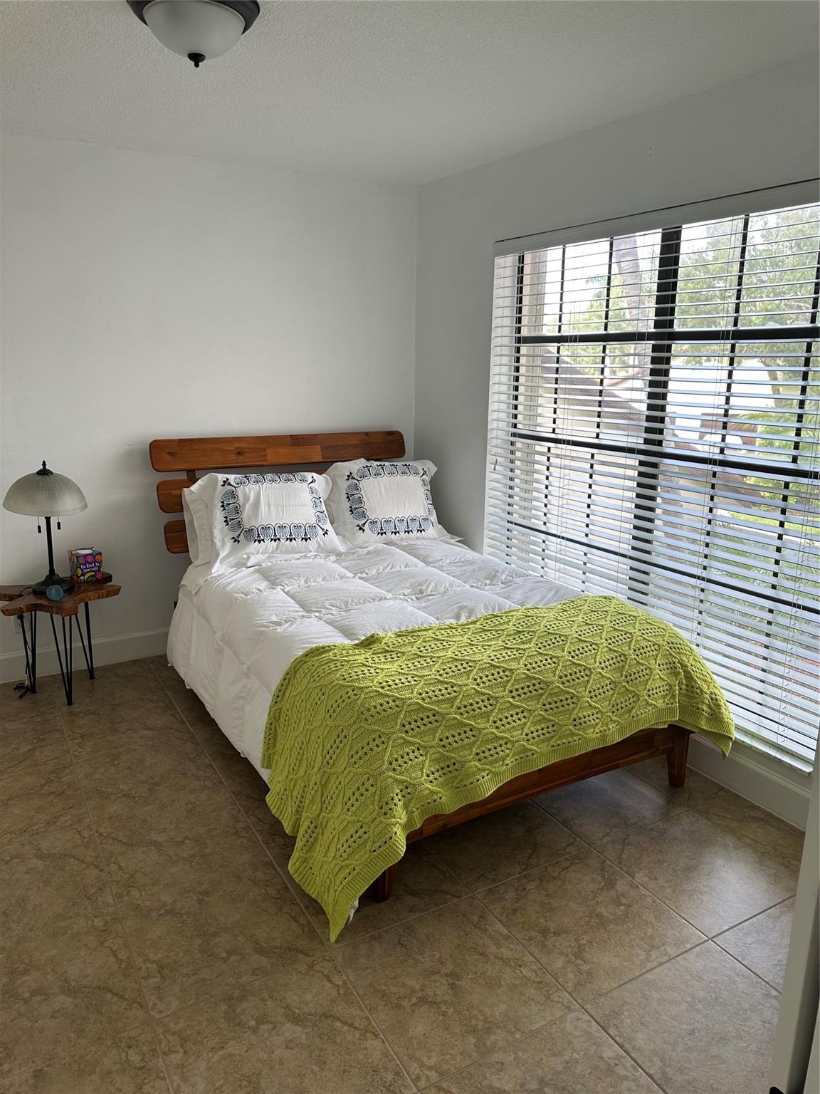 Lucerne Park Condo 01-15 - Residential Lease