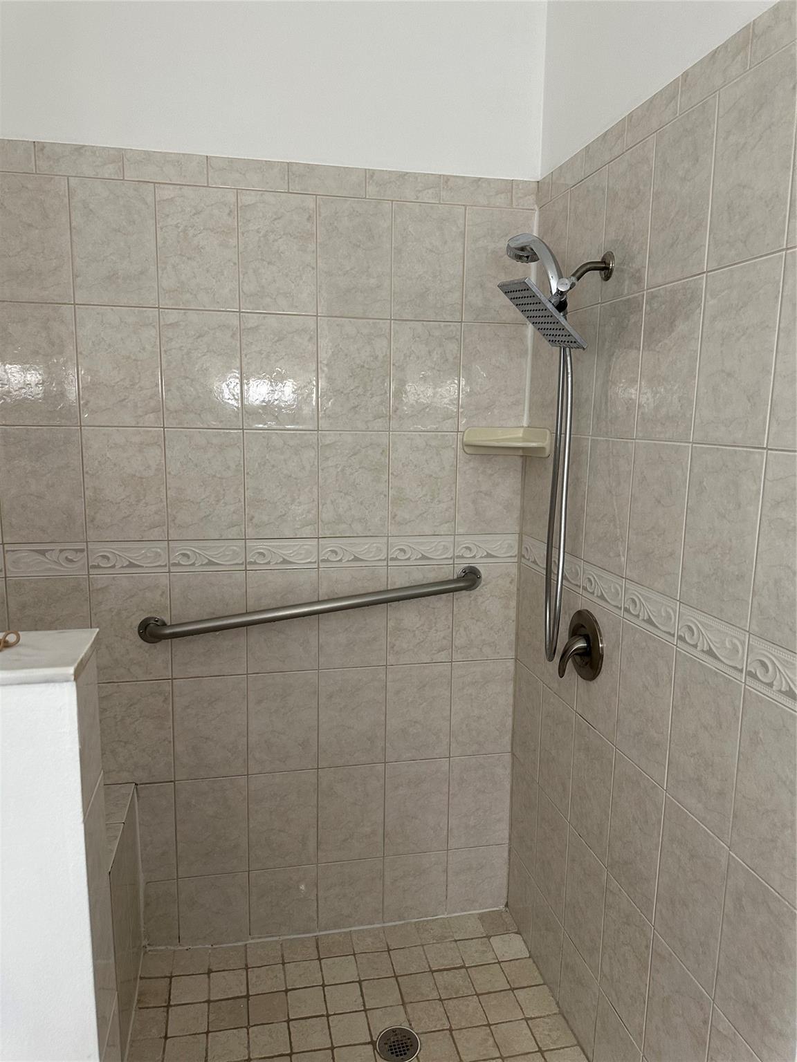 Lucerne Park Condo 01-15 - Residential Lease