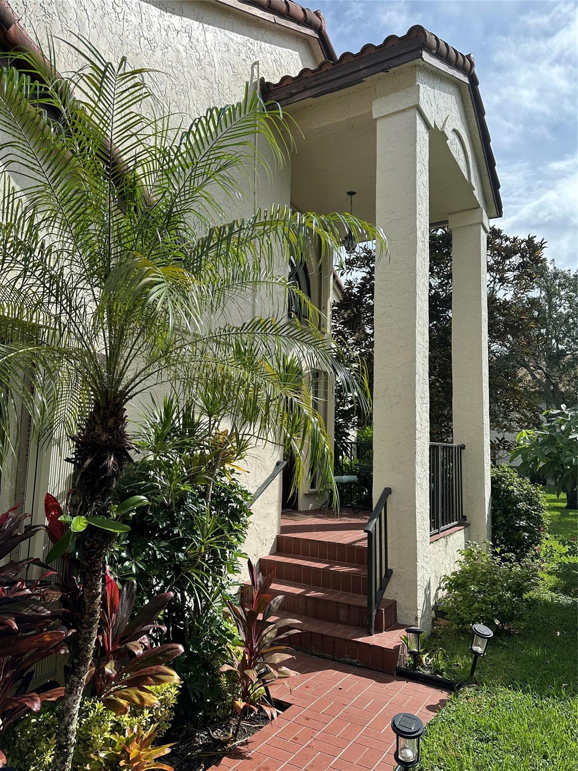 Lucerne Park Condo 01-15 - Residential Lease