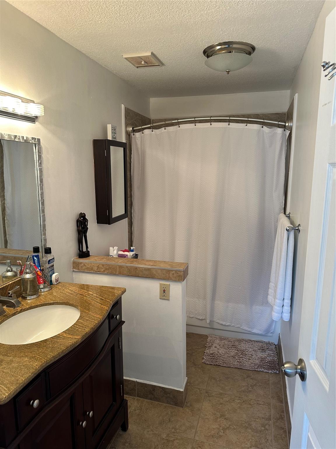 Lucerne Park Condo 01-15 - Residential Lease