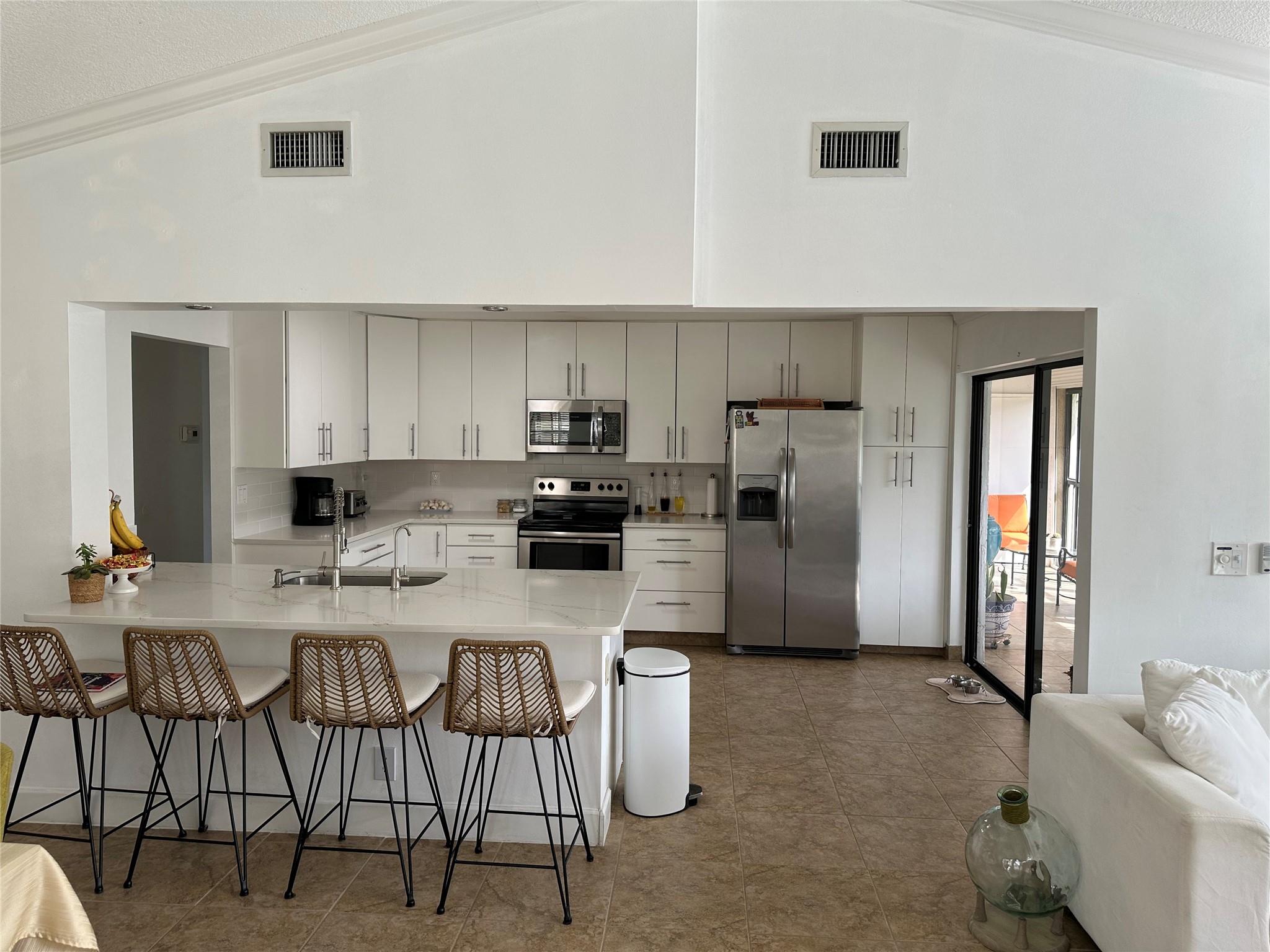 Lucerne Park Condo 01-15 - Residential Lease