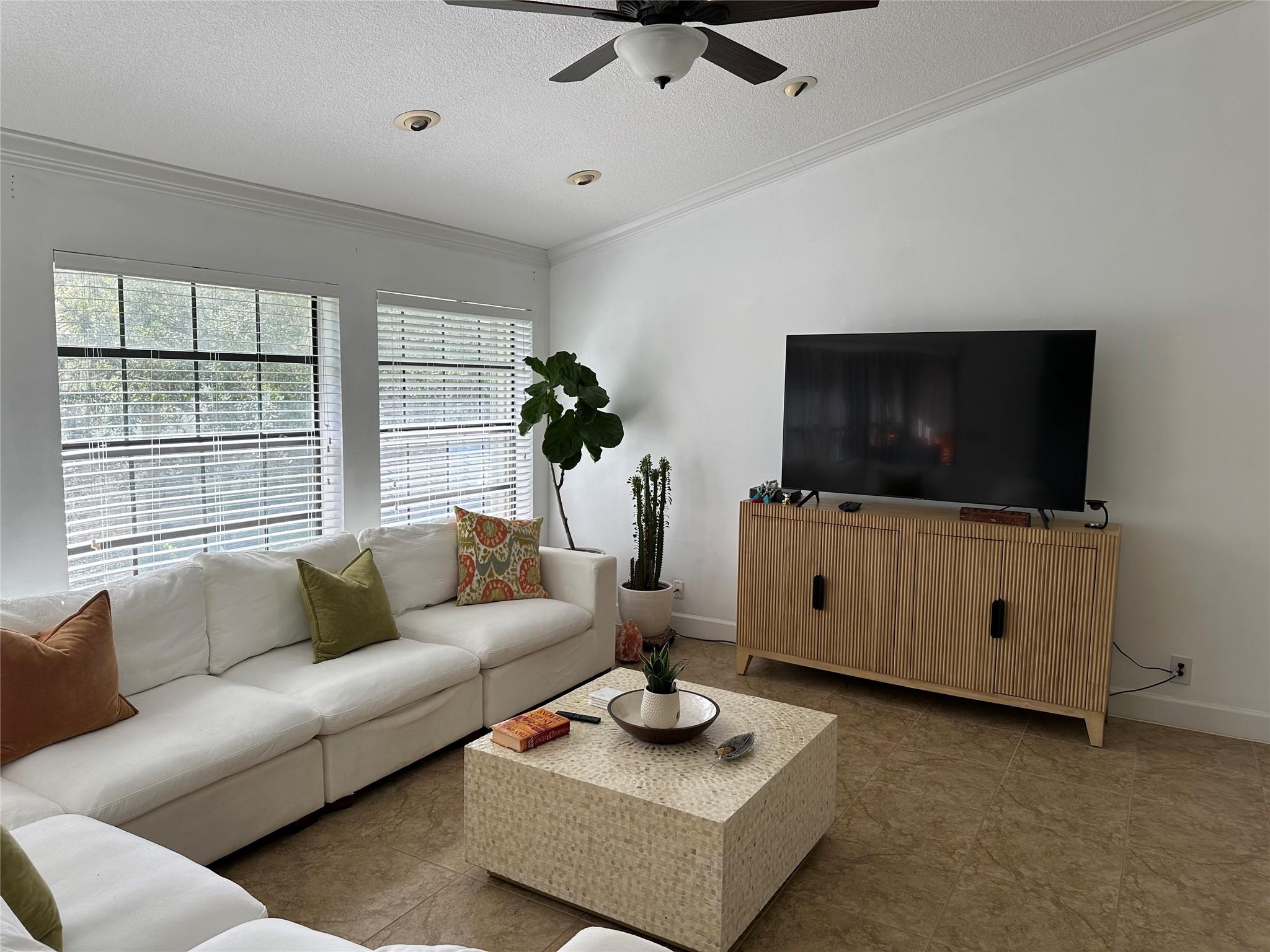 Lucerne Park Condo 01-15 - Residential Lease