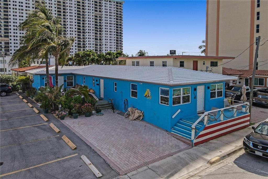 FULLY FURNISHED 1/1 A HALF BLOCK TO THE WORLD-FAMOUS HOLLYWOOD BEACH BROADWALK ALONG THE ATLANTIC OCEAN. CONVENIENTLY LOCATED AT THE QUIET SOUTH END OF HOLLYWOOD BEACH BUT NOT TOO FAR FROM RESTAURANTS, SHOPS AND ENTERTAINMENT. OFF STREET PARKING. SHARED WASHER AND DRYER. RENTERS INSURANCE REQUIRED. $300 ADMIN FEE IN ADDITION TO $75 APPLICATION FEE.