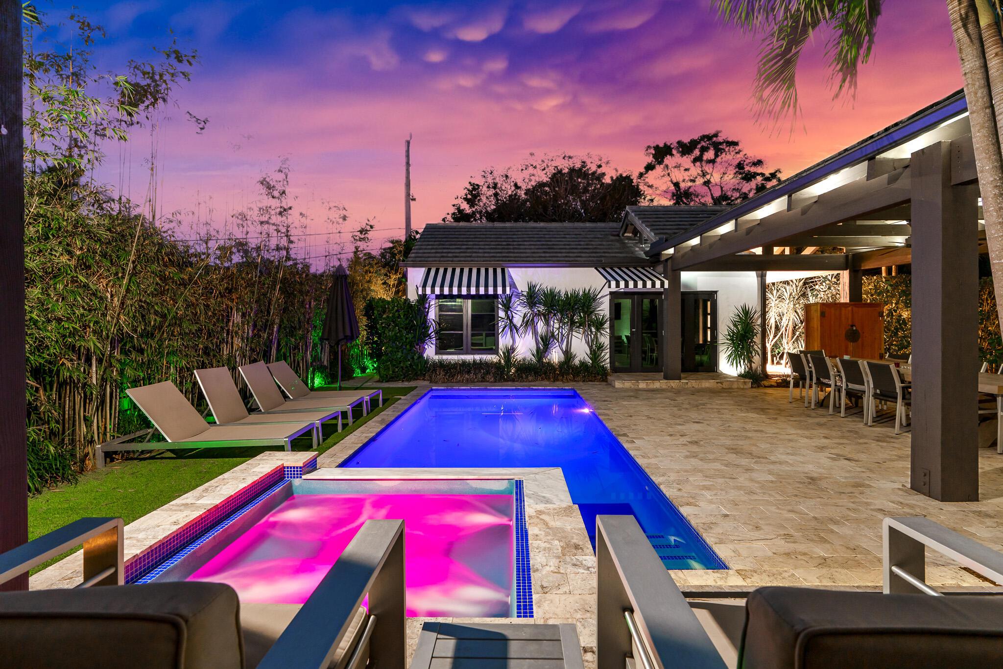 OLD SCHOOL SQUARE HISTORI - Residential