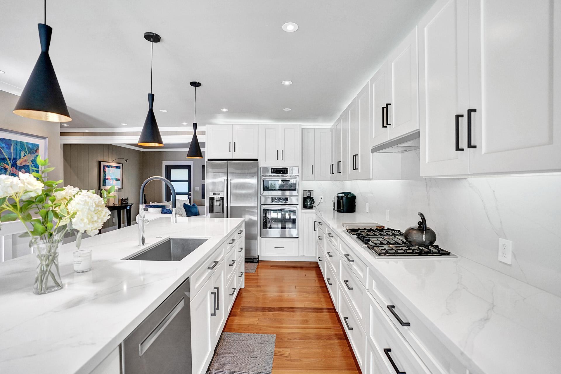 OLD SCHOOL SQUARE HISTORI - Residential