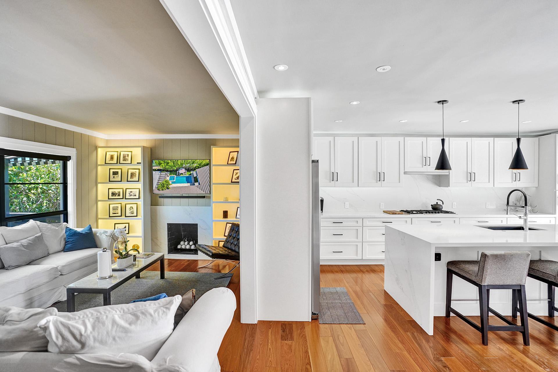 OLD SCHOOL SQUARE HISTORI - Residential