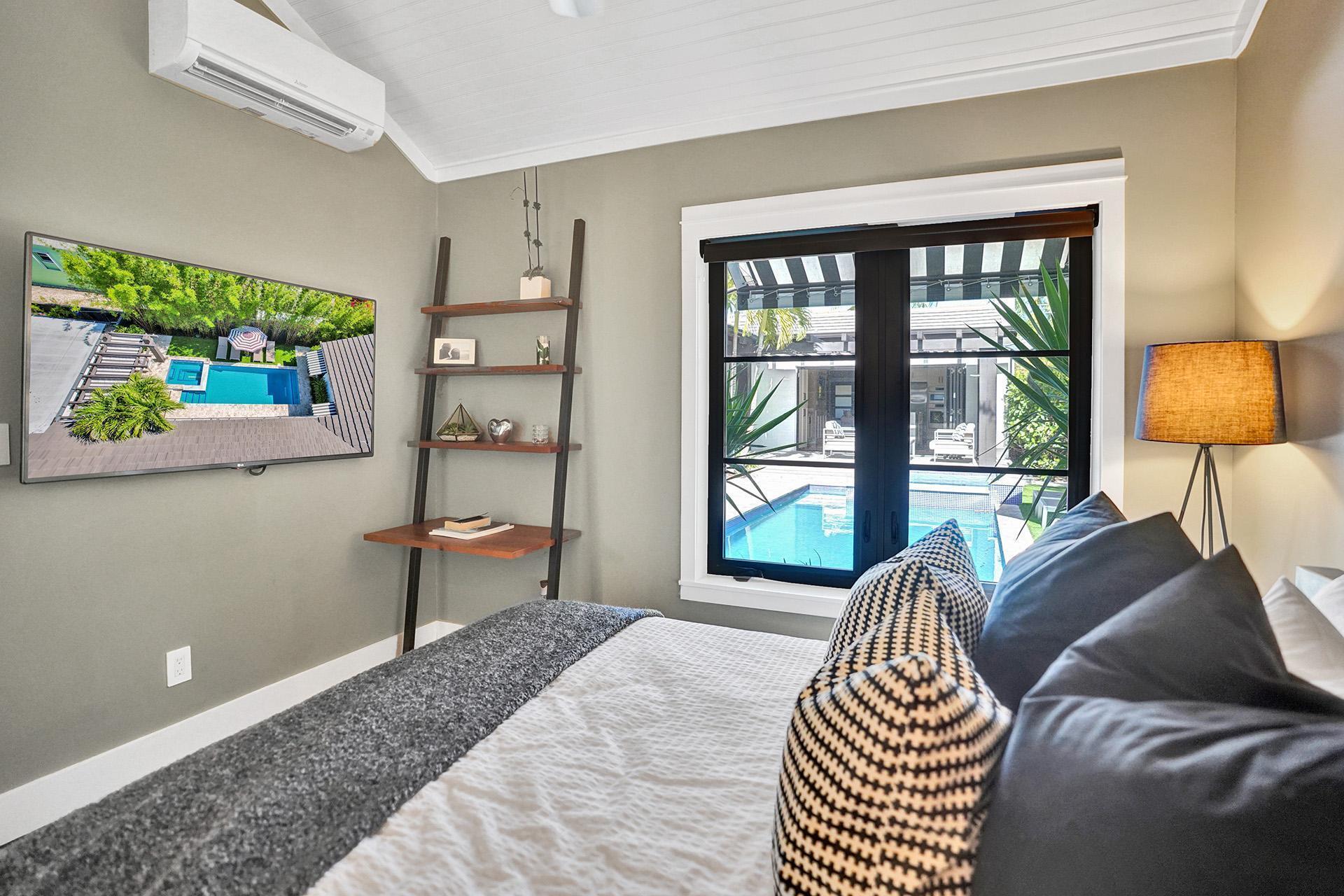 OLD SCHOOL SQUARE HISTORI - Residential