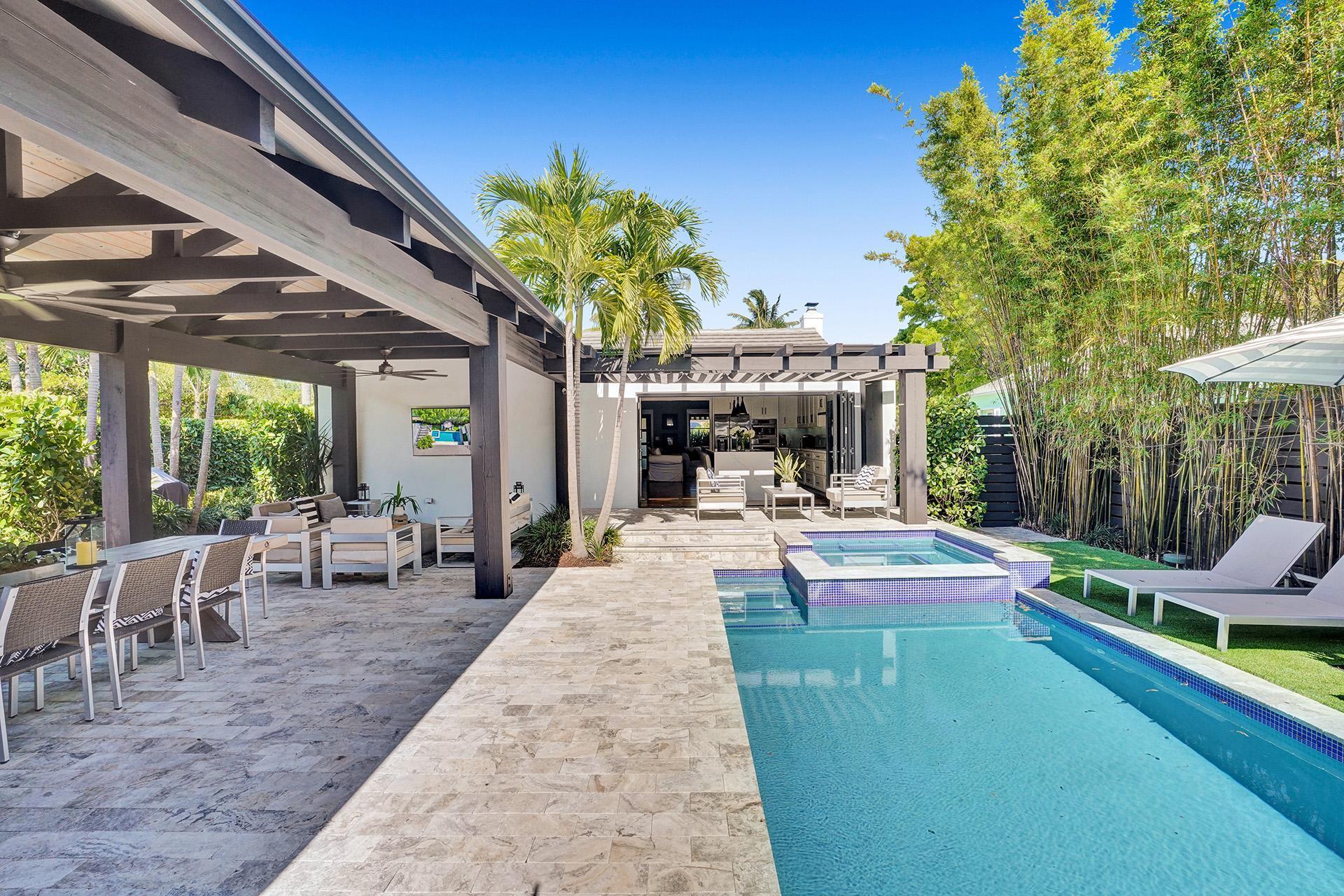 OLD SCHOOL SQUARE HISTORI - Residential