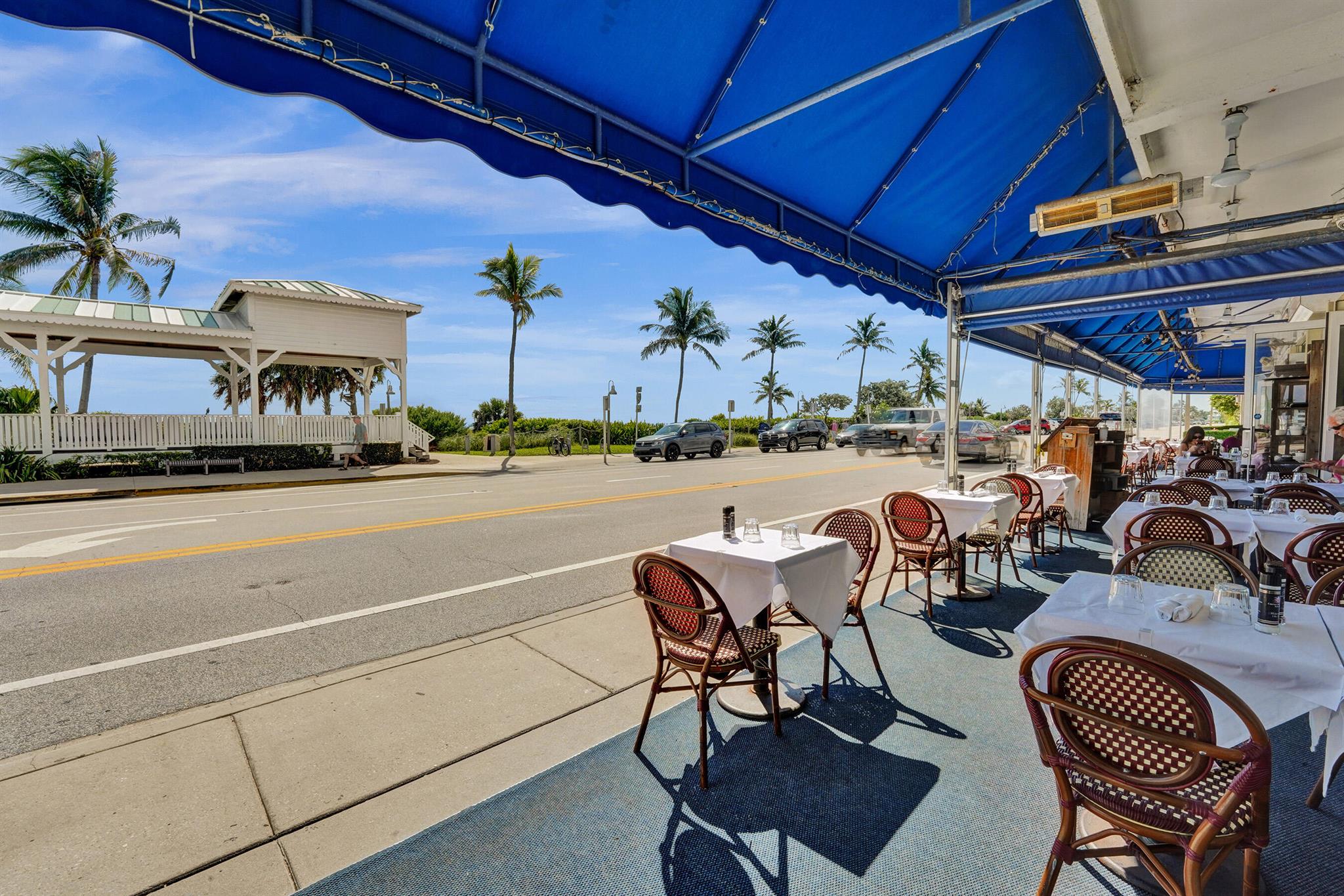 OLD SCHOOL SQUARE HISTORI - Residential