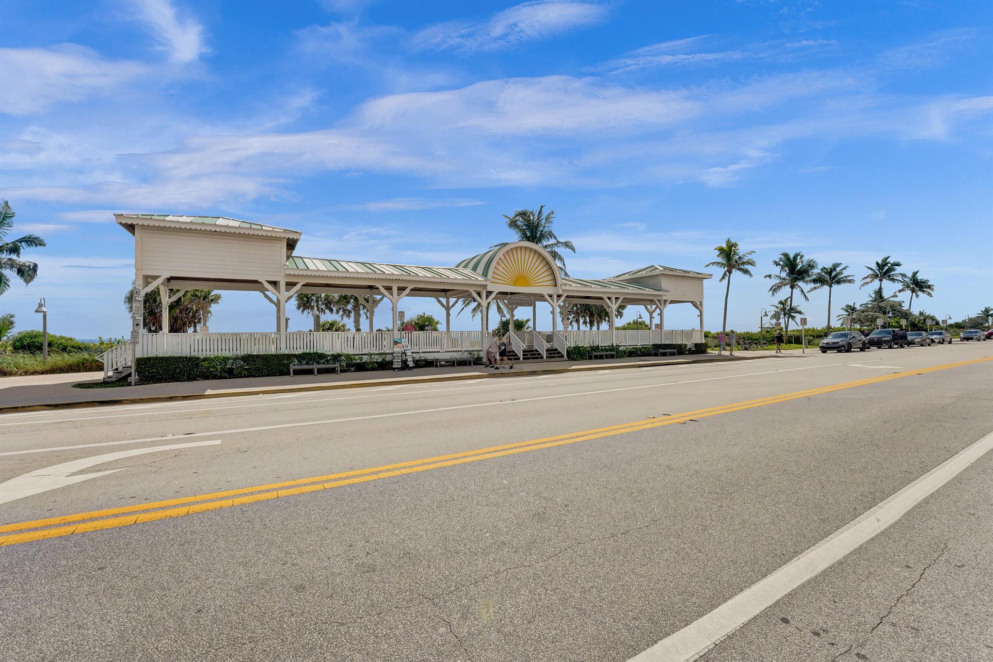 OLD SCHOOL SQUARE HISTORI - Residential