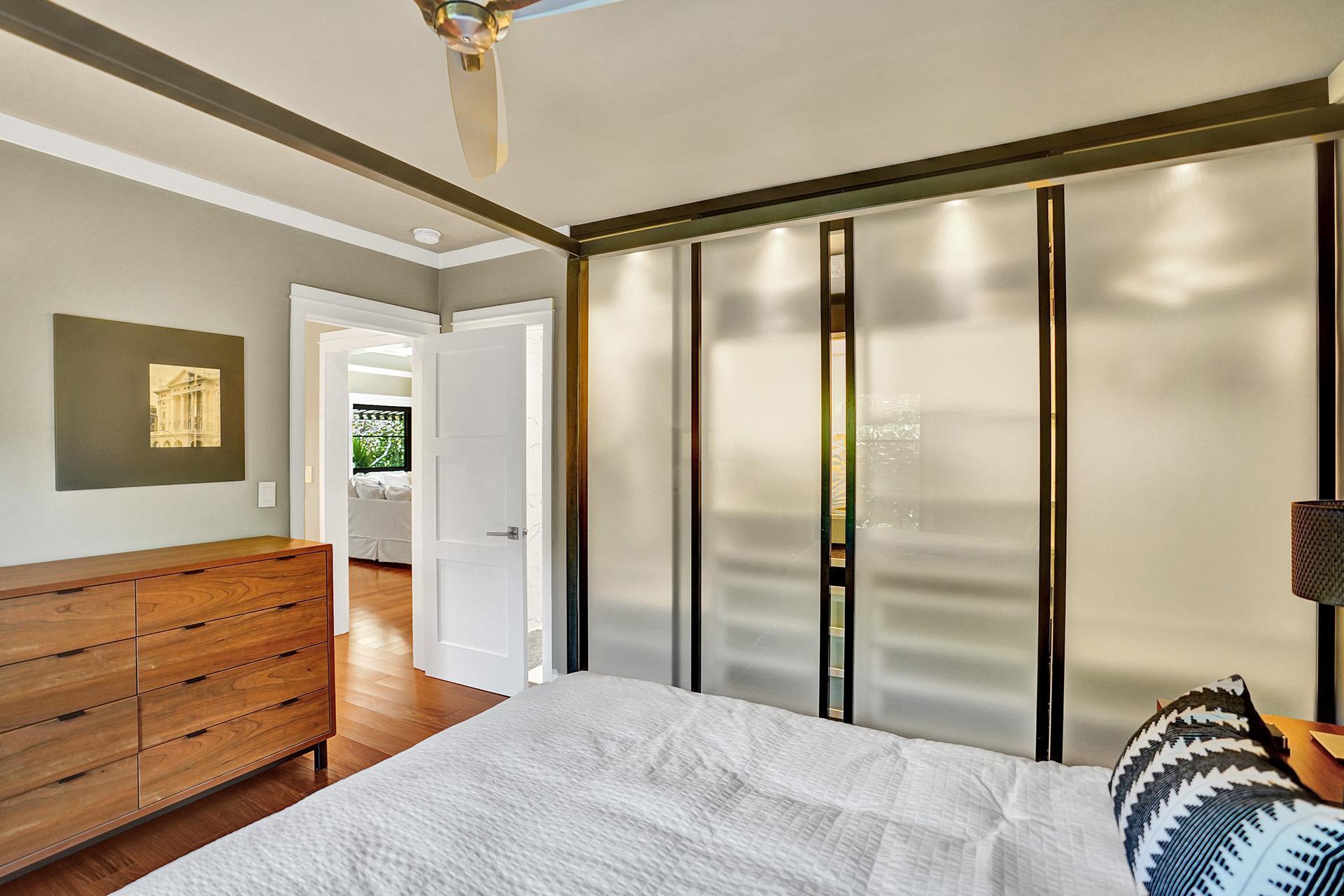 OLD SCHOOL SQUARE HISTORI - Residential