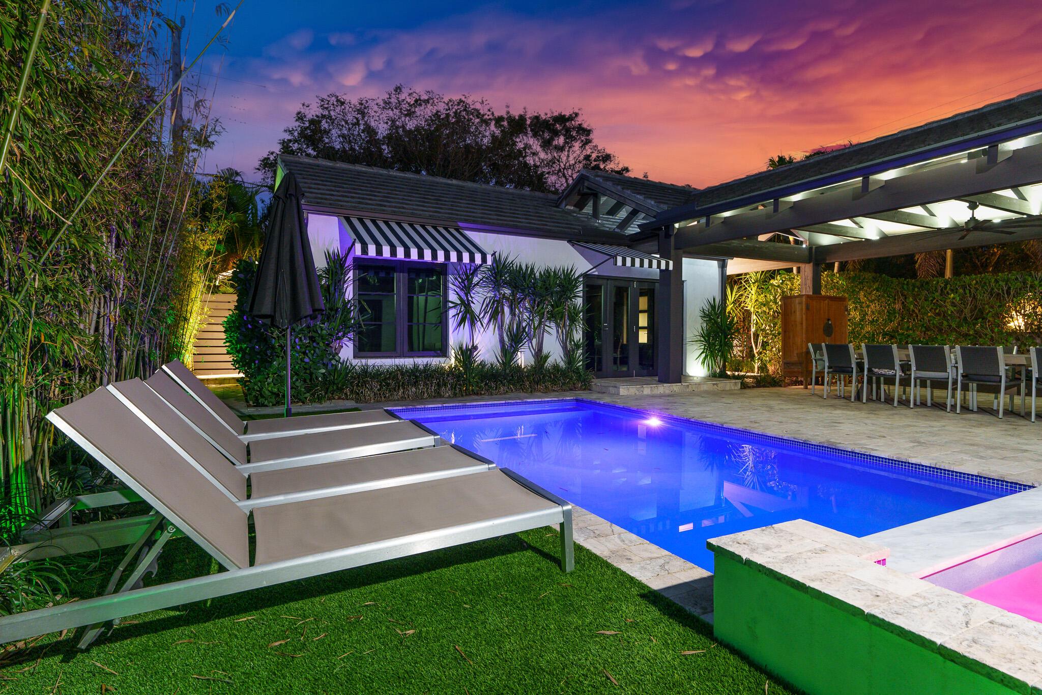 OLD SCHOOL SQUARE HISTORI - Residential