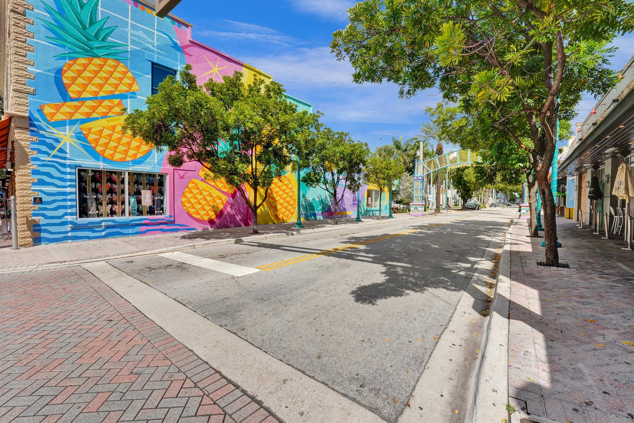 OLD SCHOOL SQUARE HISTORI - Residential