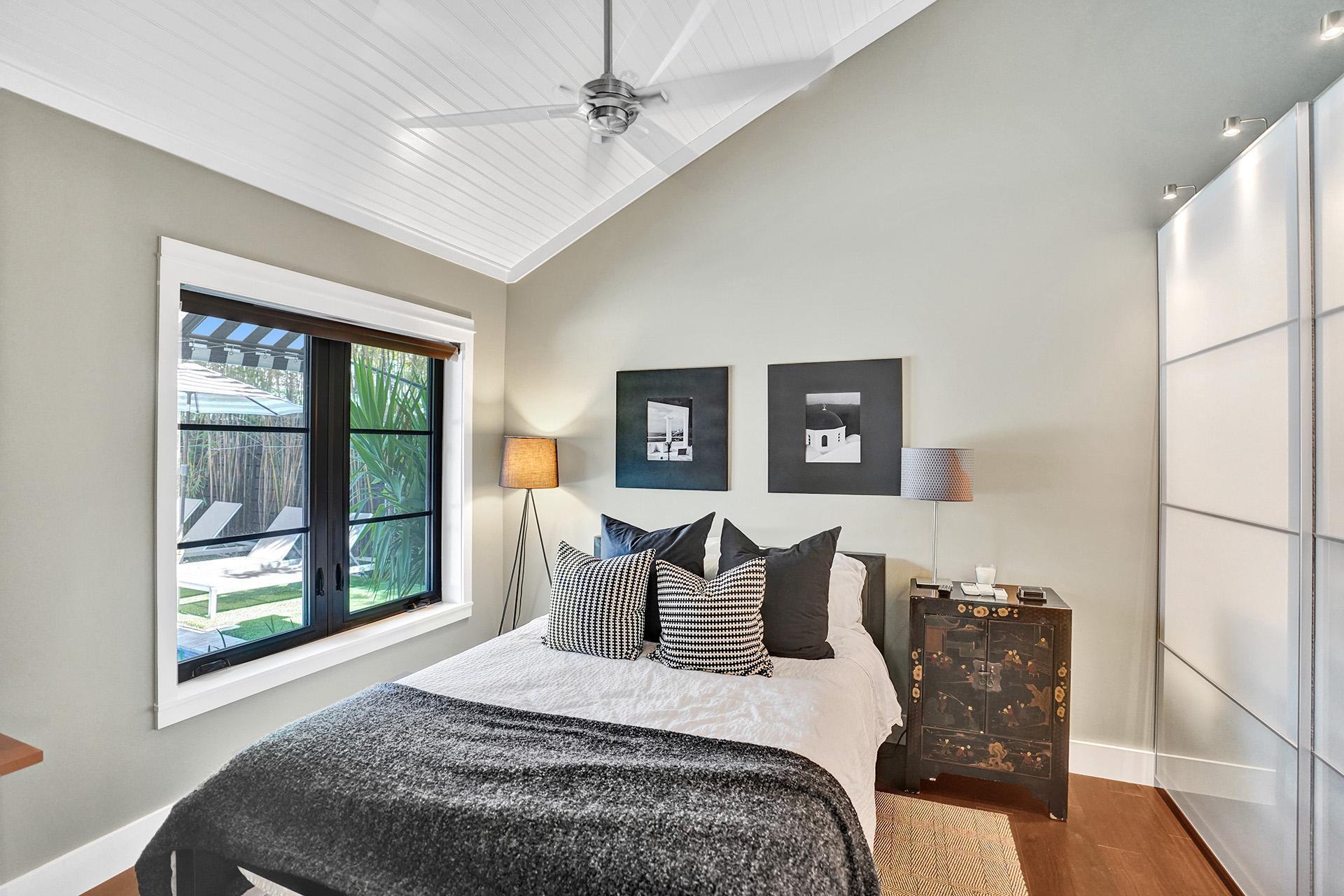 OLD SCHOOL SQUARE HISTORI - Residential