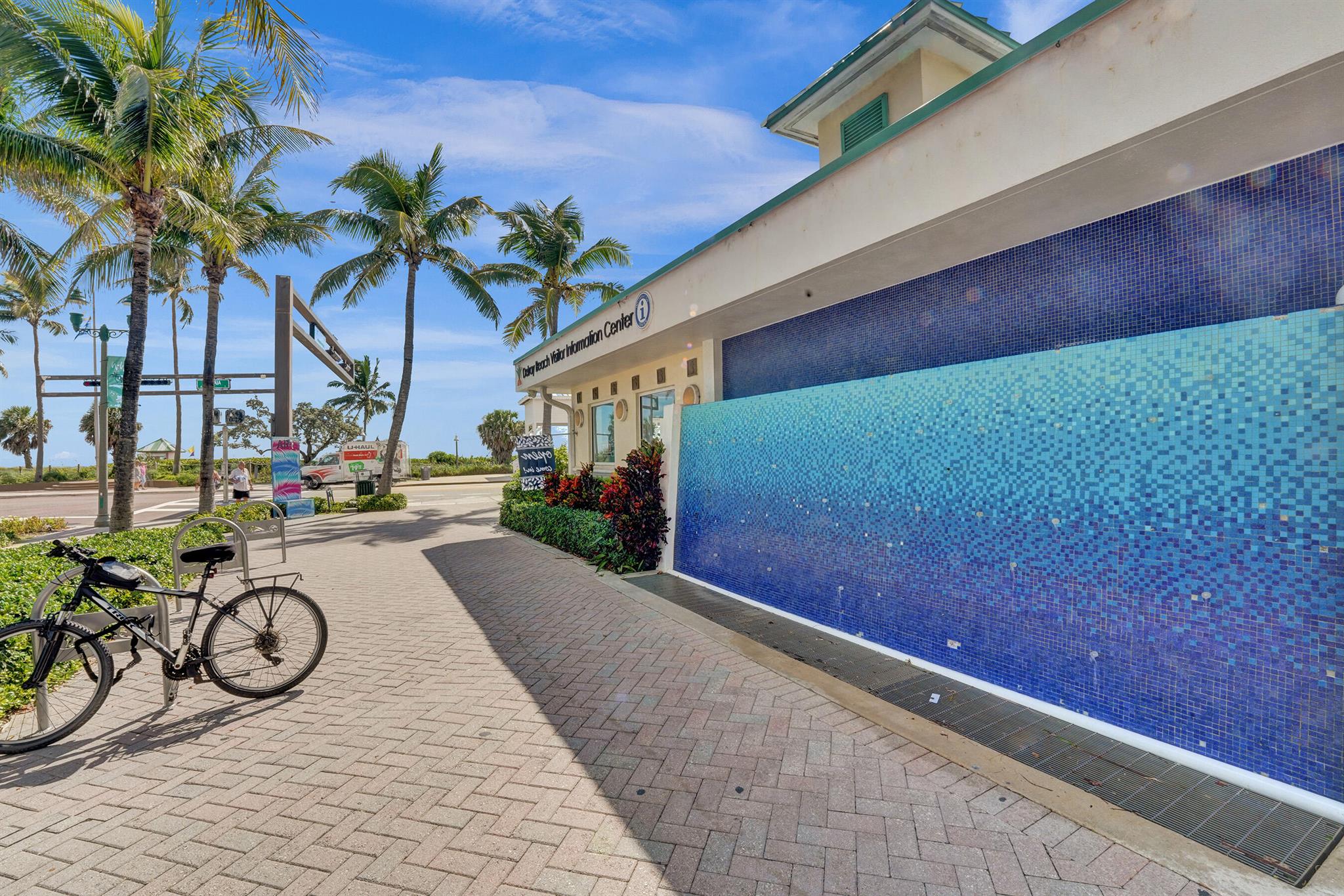 OLD SCHOOL SQUARE HISTORI - Residential