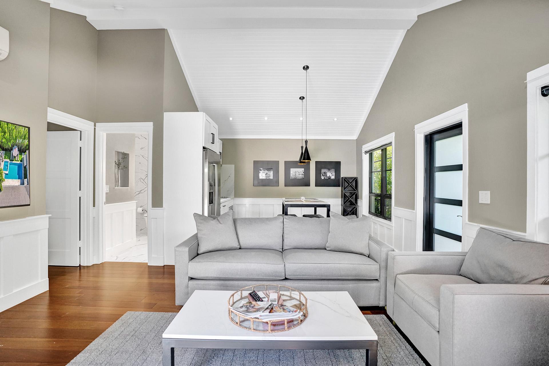 OLD SCHOOL SQUARE HISTORI - Residential