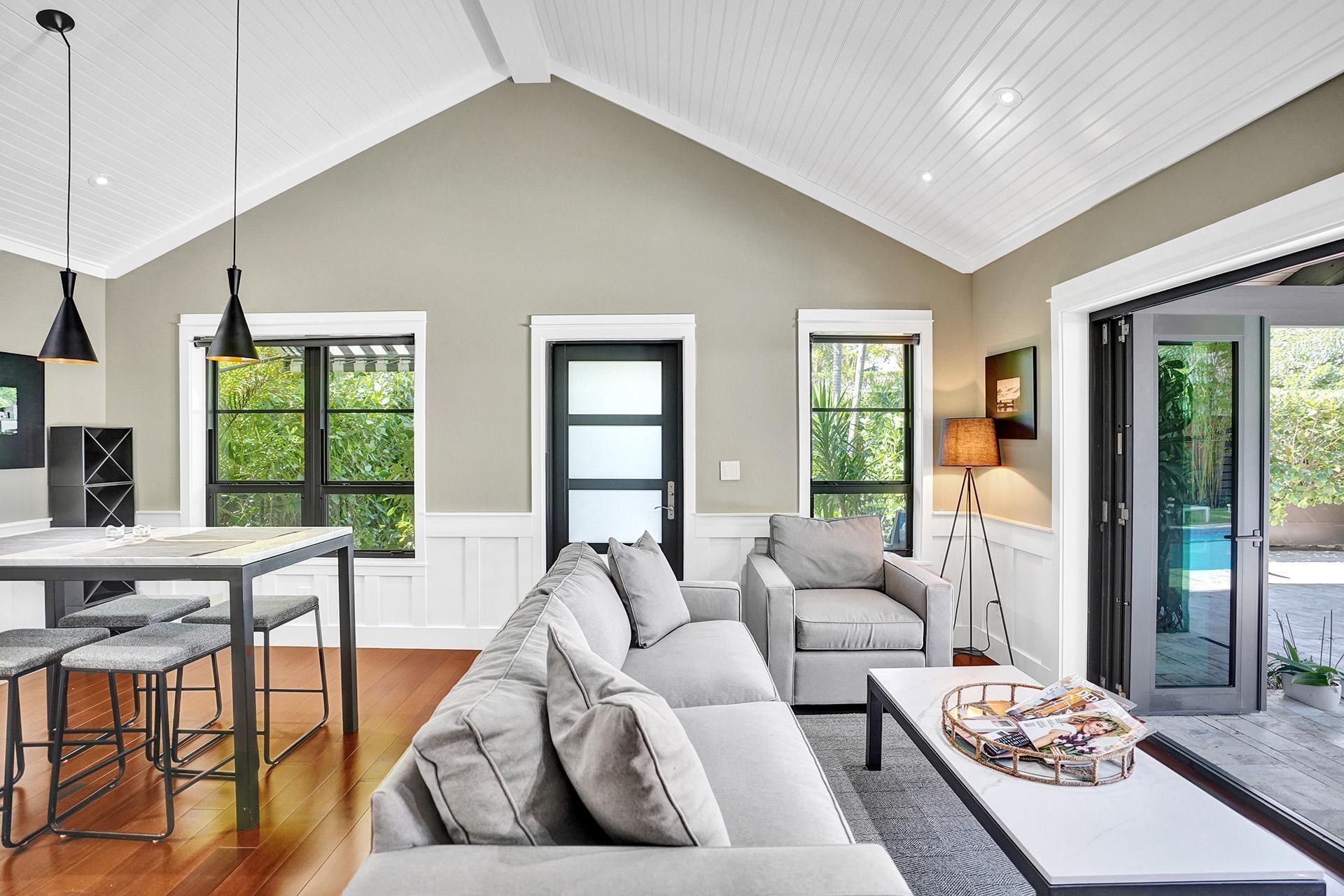 OLD SCHOOL SQUARE HISTORI - Residential