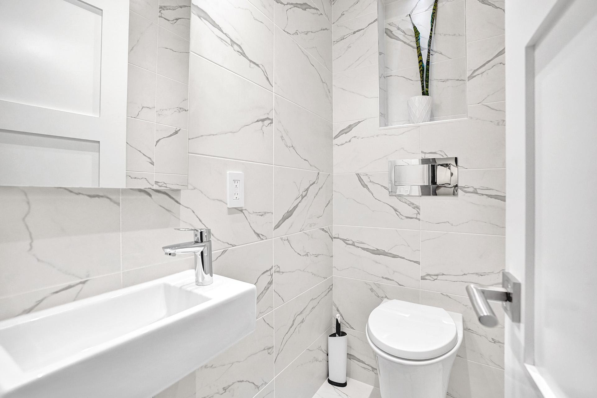 OLD SCHOOL SQUARE HISTORI - Residential