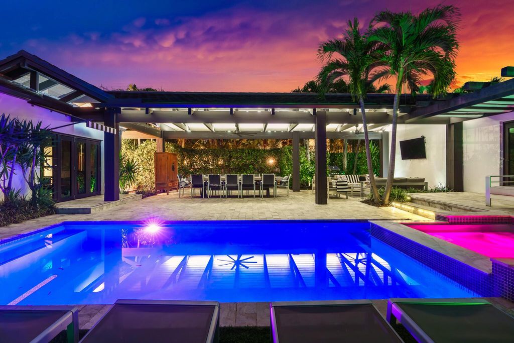 Photo of 246 N Swinton Avenue, Delray Beach, FL 33444 (MLS # R11144974)