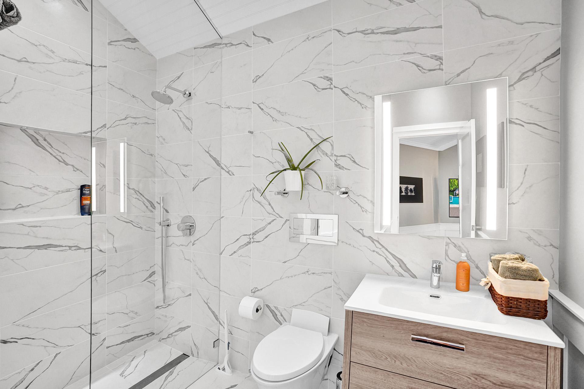 OLD SCHOOL SQUARE HISTORI - Residential