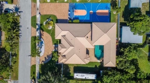 Tiny photo for 423 NE 3rd Street, Pompano Beach, FL 33060 (MLS # B26049767)