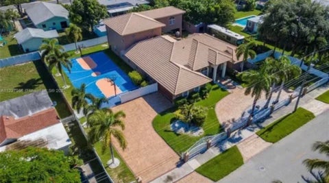 Tiny photo for 423 NE 3rd Street, Pompano Beach, FL 33060 (MLS # B26049767)