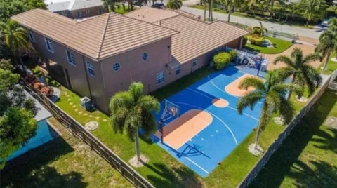 Tiny photo for 423 NE 3rd Street, Pompano Beach, FL 33060 (MLS # B26049767)