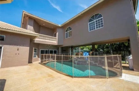 Tiny photo for 423 NE 3rd Street, Pompano Beach, FL 33060 (MLS # B26049767)