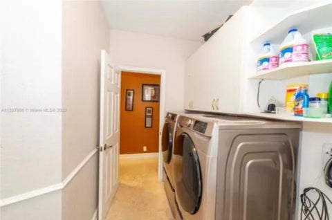 Tiny photo for 423 NE 3rd Street, Pompano Beach, FL 33060 (MLS # B26049767)