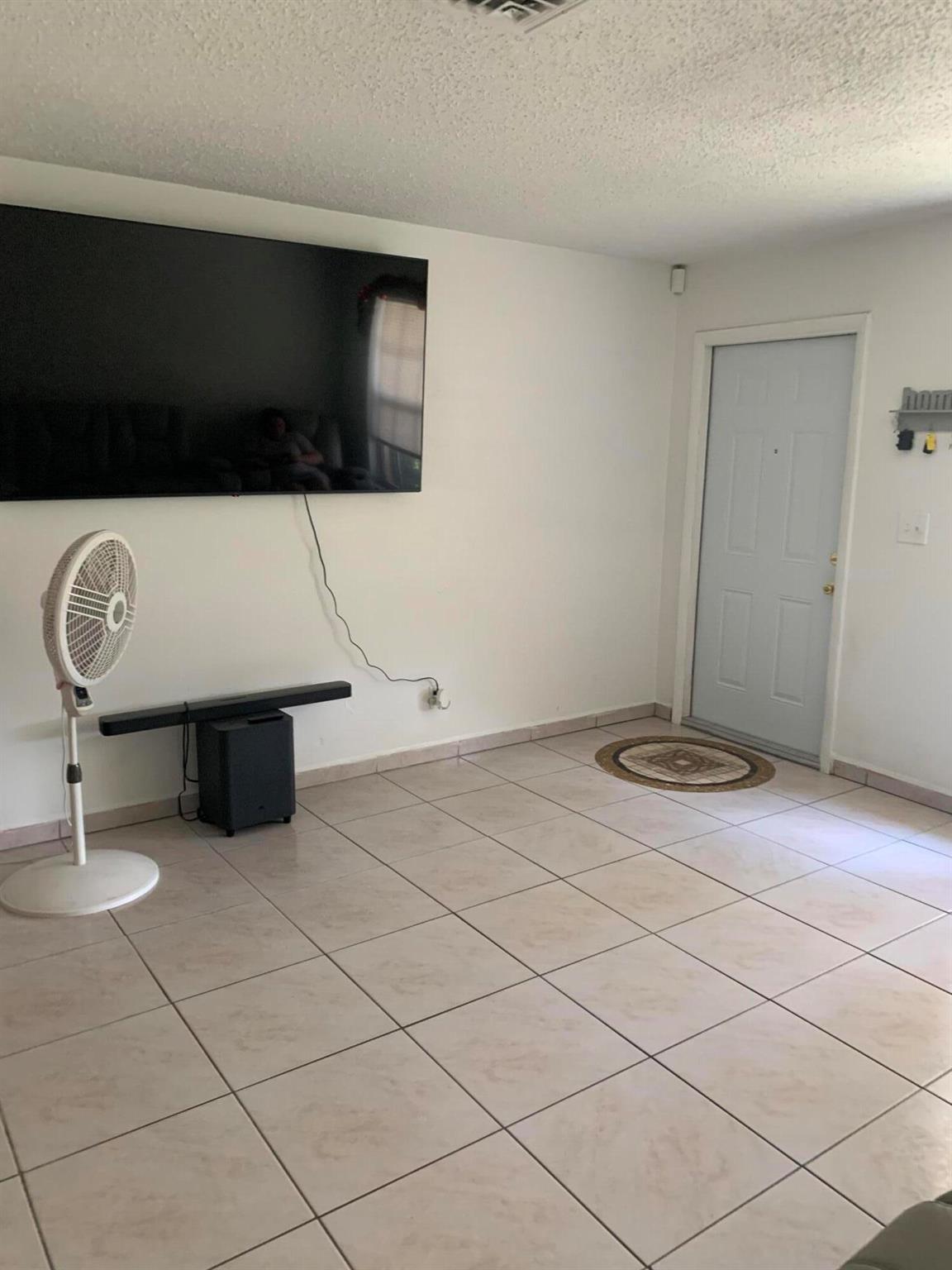 4018 Kent Avenue 4018-4020